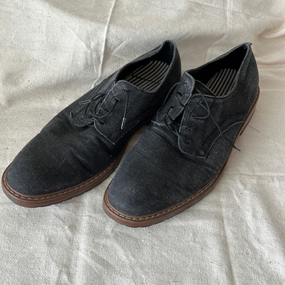 Perry Ellis Men’s Canvas Oxford Size 8